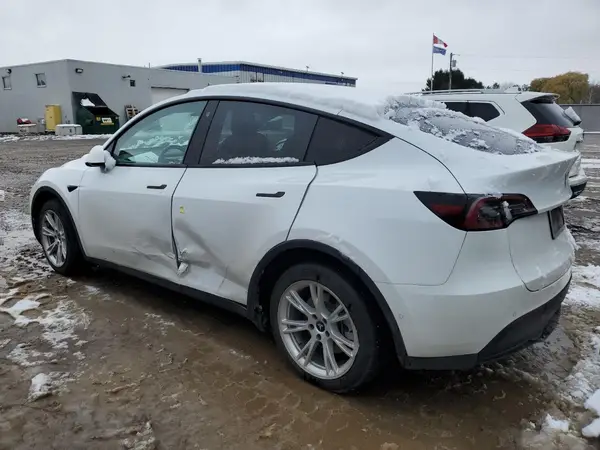 5YJYGDEE9MF278199 2021 TESLA MODEL Y - Image 2