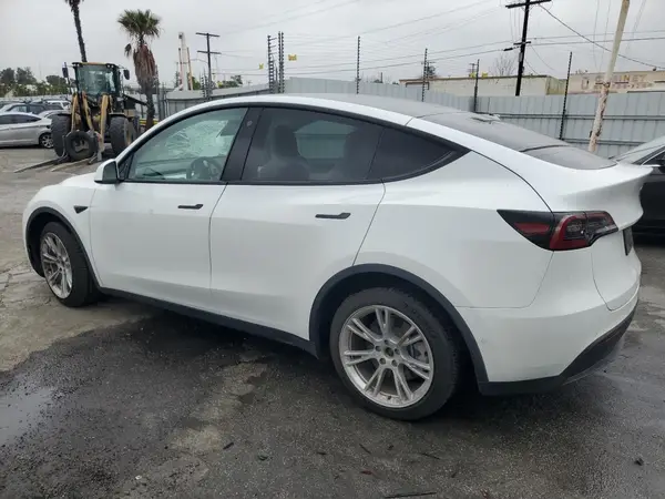 5YJYGDEE9MF282138 2021 TESLA MODEL Y - Image 2