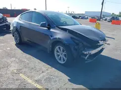 5YJYGDEE9MF282205 2021 TESLA MODEL Y