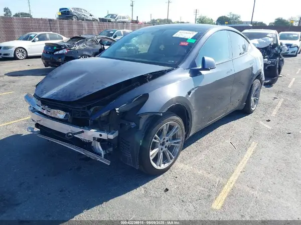 5YJYGDEE9MF282205 2021 TESLA MODEL Y - Image 2