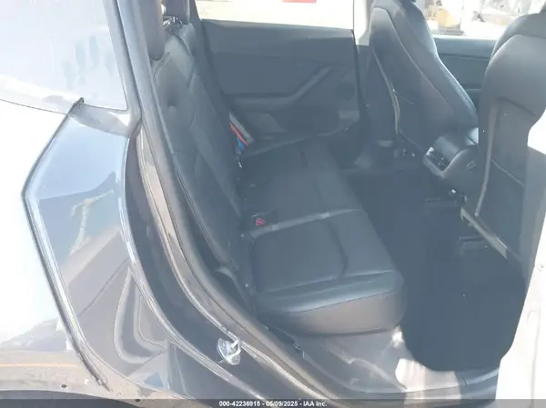 5YJYGDEE9MF282205 2021 TESLA MODEL Y - Image 8