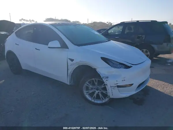 5YJYGDEE9MF297139 2021 TESLA MODEL Y - Image 1