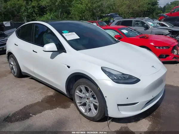 5YJYGDEE9MF304896 2021 TESLA MODEL Y - Image 1
