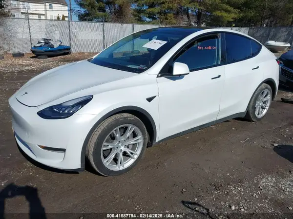 5YJYGDEEXLF032017 2020 TESLA MODEL Y - Image 2
