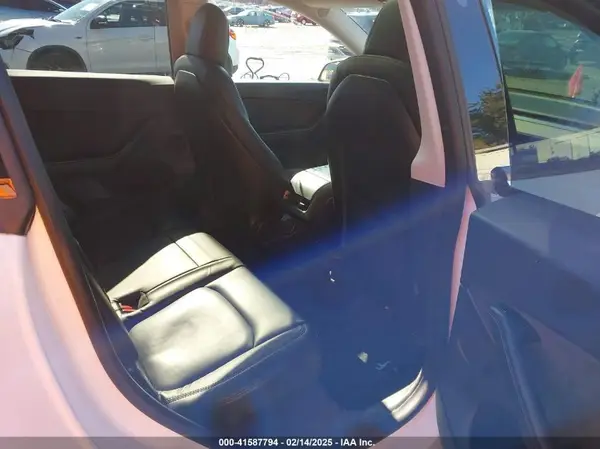 5YJYGDEEXLF032017 2020 TESLA MODEL Y - Image 8