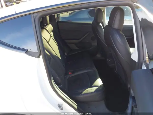 5YJYGDEEXLF032048 2020 TESLA MODEL Y - Image 8