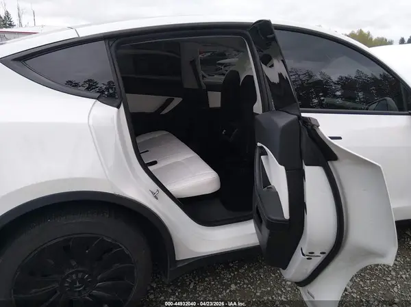 5YJYGDEEXLF039632 2020 TESLA MODEL Y - Image 8