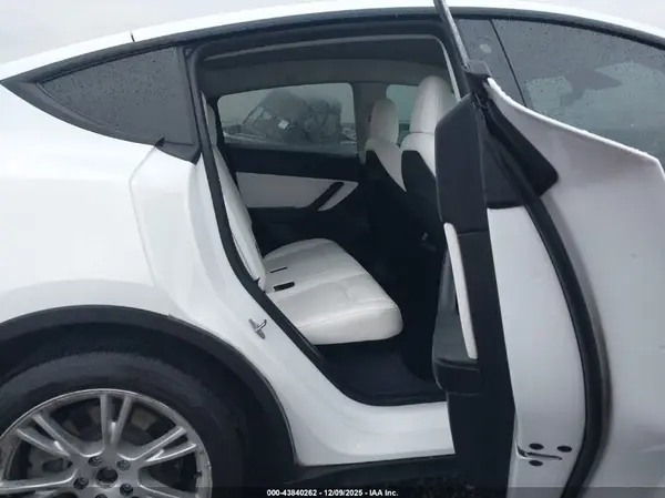5YJYGDEEXLF041588 2020 TESLA MODEL Y - Image 8