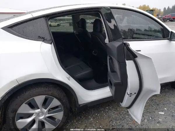 5YJYGDEEXLF055748 2020 TESLA MODEL Y - Image 8