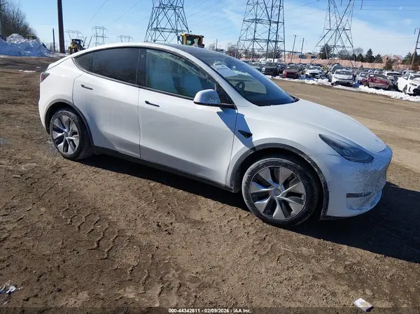 5YJYGDEEXMF064435 2021 TESLA MODEL Y - Image 1