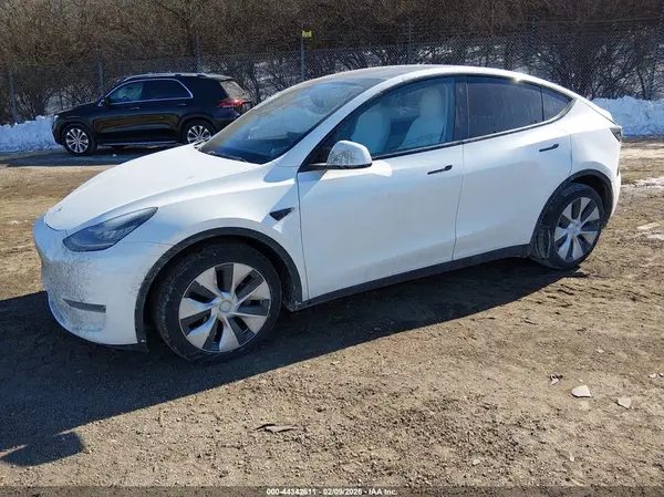 5YJYGDEEXMF064435 2021 TESLA MODEL Y - Image 2