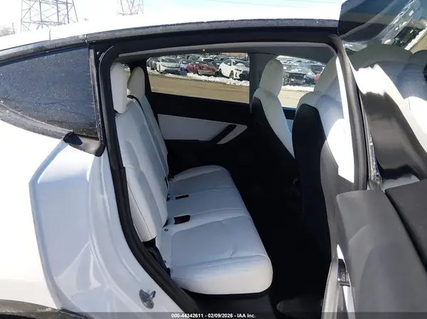 5YJYGDEEXMF064435 2021 TESLA MODEL Y - Image 8