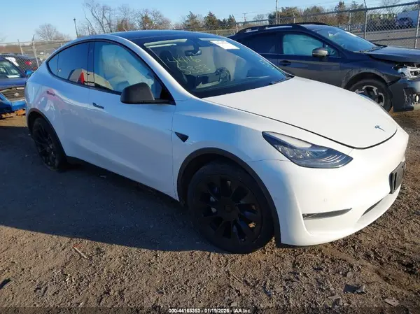 5YJYGDEEXMF065763 2021 TESLA MODEL Y - Image 1