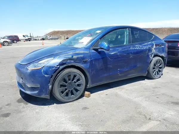 5YJYGDEEXMF067965 2021 TESLA MODEL Y - Image 2