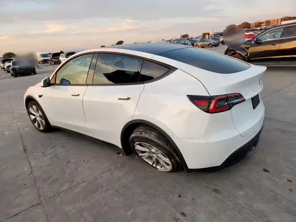 5YJYGDEEXMF069943 2021 TESLA MODEL Y - Image 2