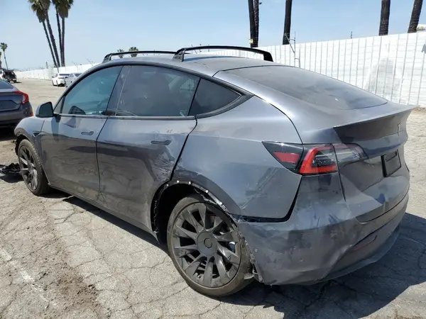 5YJYGDEEXMF070154 2021 TESLA MODEL Y - Image 2