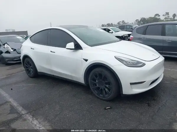 5YJYGDEEXMF074205 2021 TESLA MODEL Y - Image 1