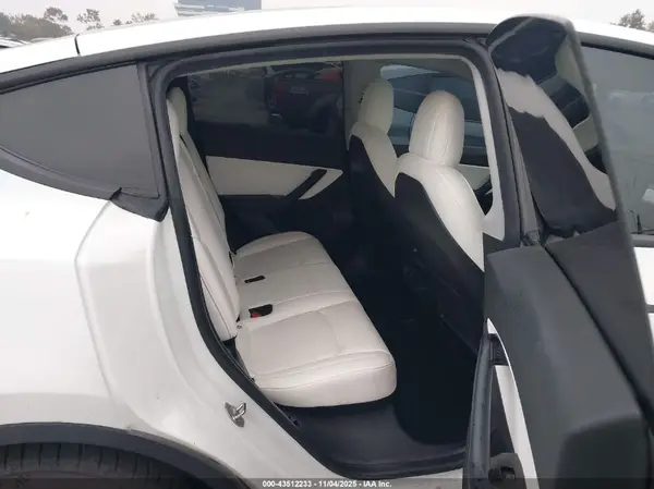 5YJYGDEEXMF074205 2021 TESLA MODEL Y - Image 8