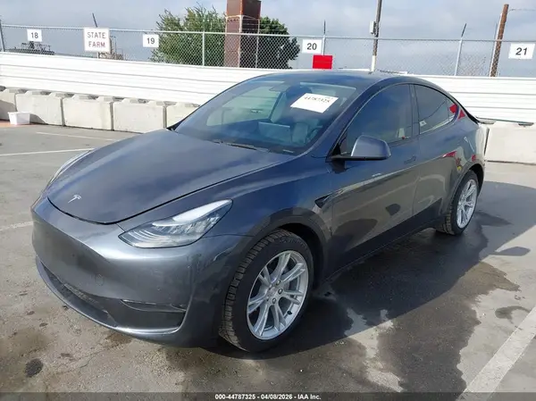 5YJYGDEEXMF083373 2021 TESLA MODEL Y - Image 2