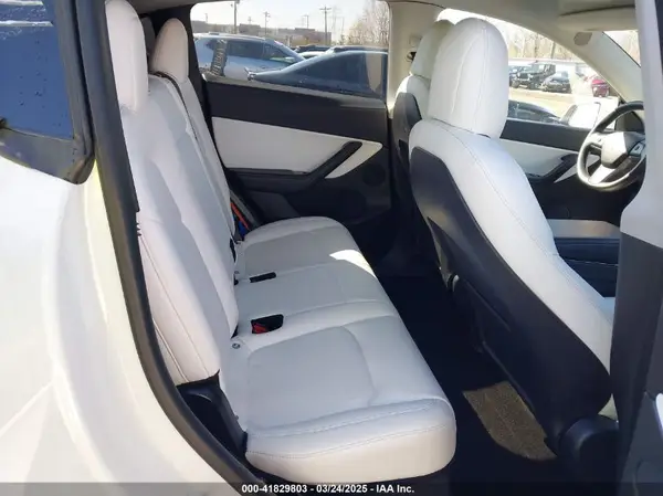 5YJYGDEEXMF085530 2021 TESLA MODEL Y - Image 8