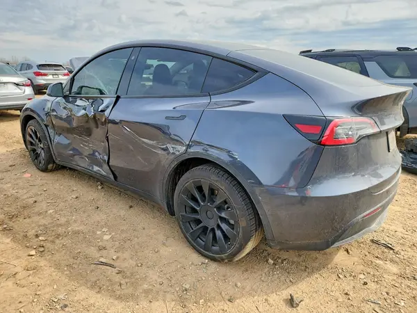 5YJYGDEEXMF093515 2021 TESLA MODEL Y - Image 2