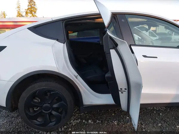 5YJYGDEEXMF095166 2021 TESLA MODEL Y - Image 8