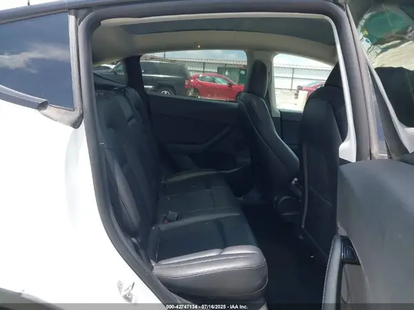 5YJYGDEEXMF096687 2021 TESLA MODEL Y - Image 8