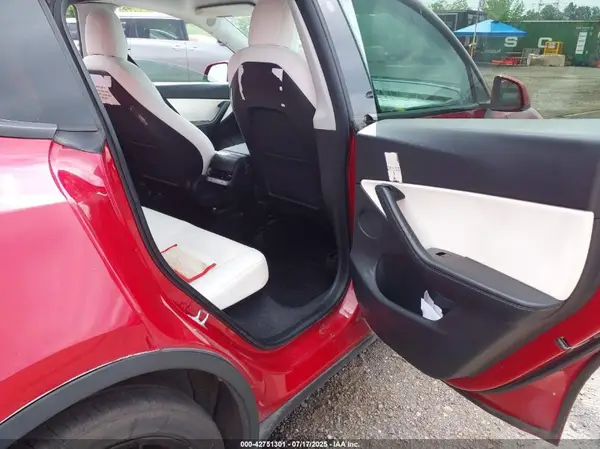 5YJYGDEEXMF100317 2021 TESLA MODEL Y - Image 8