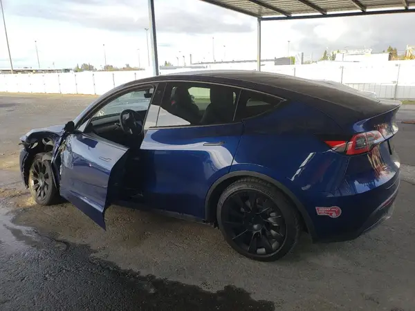 5YJYGDEEXMF108028 2021 TESLA MODEL Y - Image 2