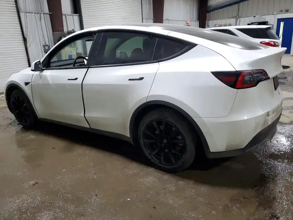 5YJYGDEEXMF111642 2021 TESLA MODEL Y - Image 2