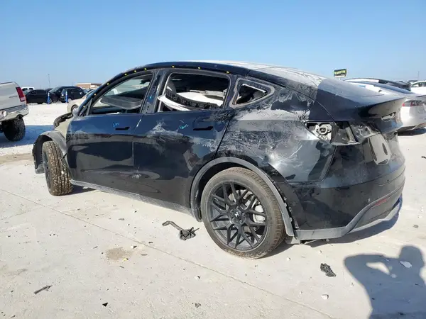 5YJYGDEEXMF112497 2021 TESLA MODEL Y - Image 2