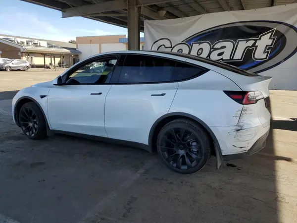 5YJYGDEEXMF137920 2021 TESLA MODEL Y - Image 2