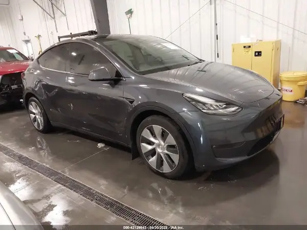 5YJYGDEEXMF152093 2021 TESLA MODEL Y - Image 1