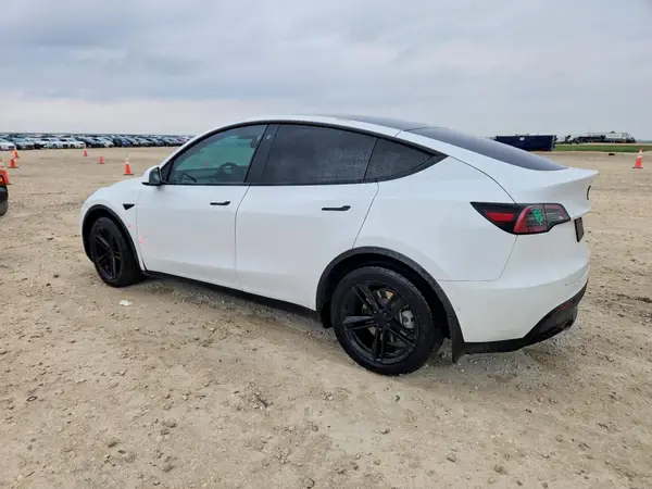 5YJYGDEEXMF157018 2021 TESLA MODEL Y - Image 2