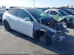 5YJYGDEEXMF160811 2021 TESLA MODEL Y