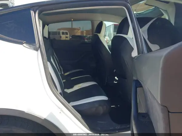 5YJYGDEEXMF177298 2021 TESLA MODEL Y - Image 8