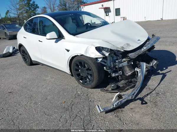 5YJYGDEEXMF179424 2021 TESLA MODEL Y - Image 1