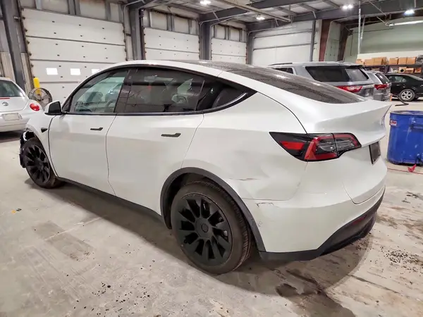 5YJYGDEEXMF183912 2021 TESLA MODEL Y - Image 2