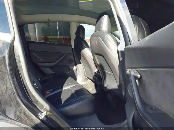 5YJYGDEEXMF192450 2021 TESLA MODEL Y - Image 8