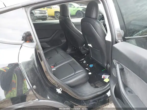 5YJYGDEEXMF194389 2021 TESLA MODEL Y - Image 8
