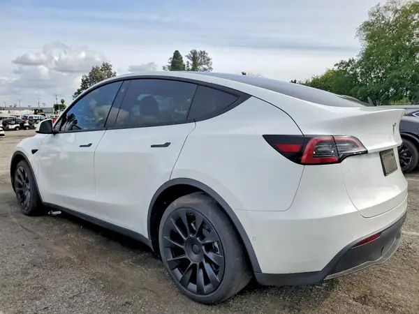 5YJYGDEEXMF198698 2021 TESLA MODEL Y - Image 2
