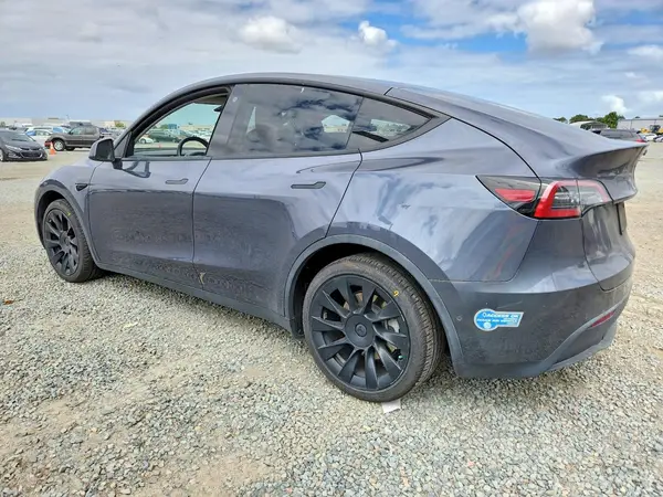 5YJYGDEEXMF217637 2021 TESLA MODEL Y - Image 2