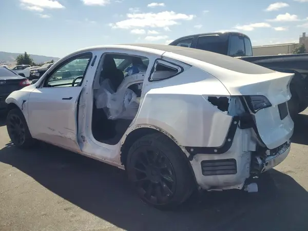 5YJYGDEEXMF217699 2021 TESLA MODEL Y - Image 2