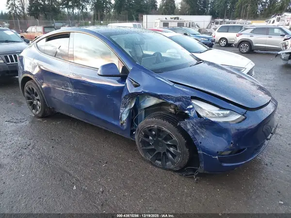 5YJYGDEEXMF224605 2021 TESLA MODEL Y - Image 1