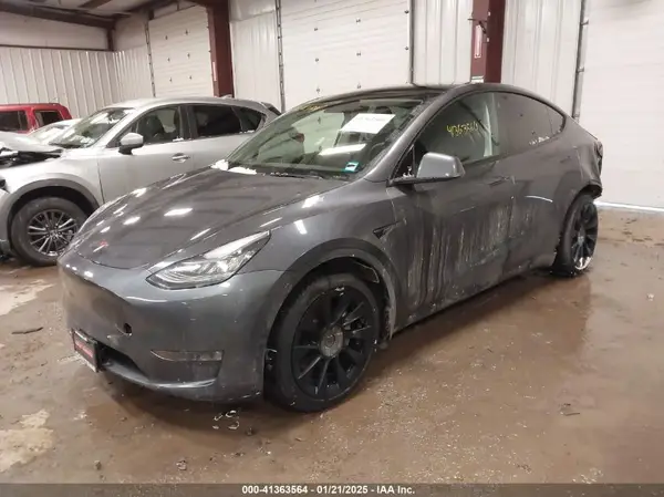 5YJYGDEEXMF232185 2021 TESLA MODEL Y - Image 2