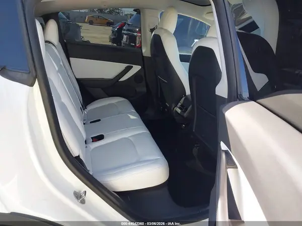 5YJYGDEEXMF240528 2021 TESLA MODEL Y - Image 8