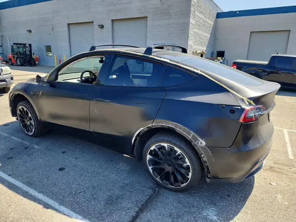 5YJYGDEEXMF240688 2021 TESLA MODEL Y - Image 2
