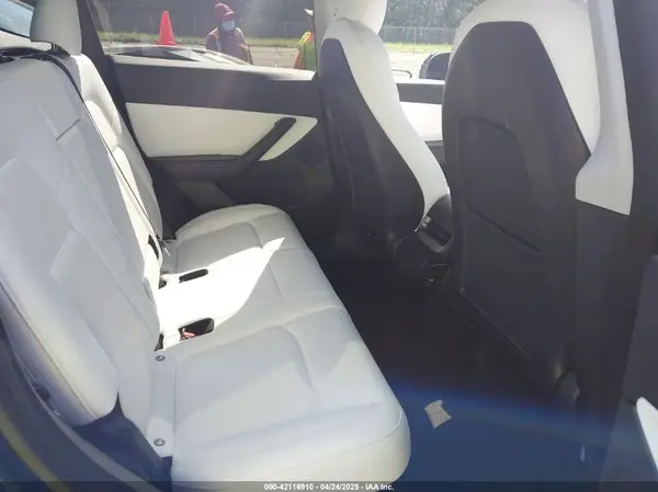 5YJYGDEEXMF243607 2021 TESLA MODEL Y - Image 8
