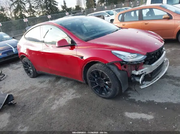 5YJYGDEEXMF256471 2021 TESLA MODEL Y - Image 1