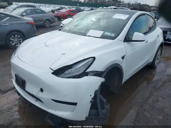 5YJYGDEEXMF264330 2021 TESLA MODEL Y - Image 2